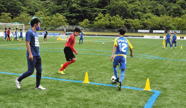 ユナイテッド選手指導でサッカー教室 敦賀で中学生らに 中日新聞web