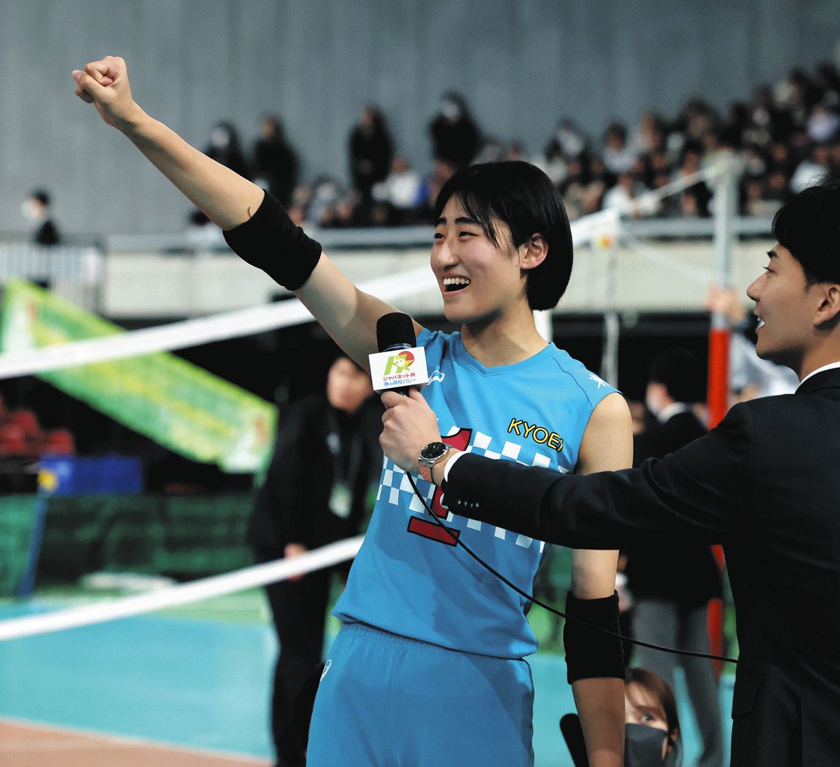 ◇笑顔の秋本美空＆豪快アタック【プレー写真複数】：中日スポーツ