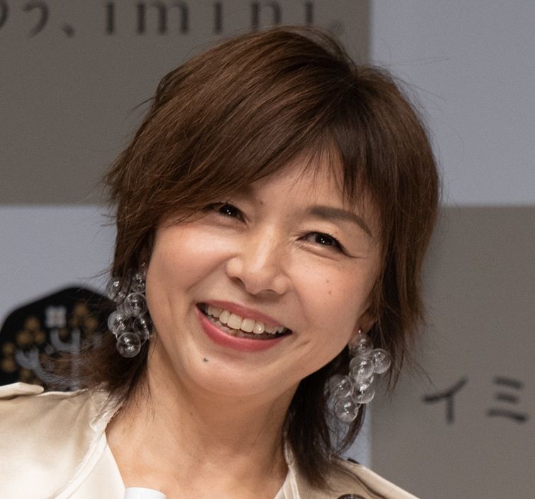 山口智子、金髪ショートヘアで上野樹里とツーショットに「いくつになってもこの格好良さ」「神々しい」：中日スポーツ・東京中日スポーツ