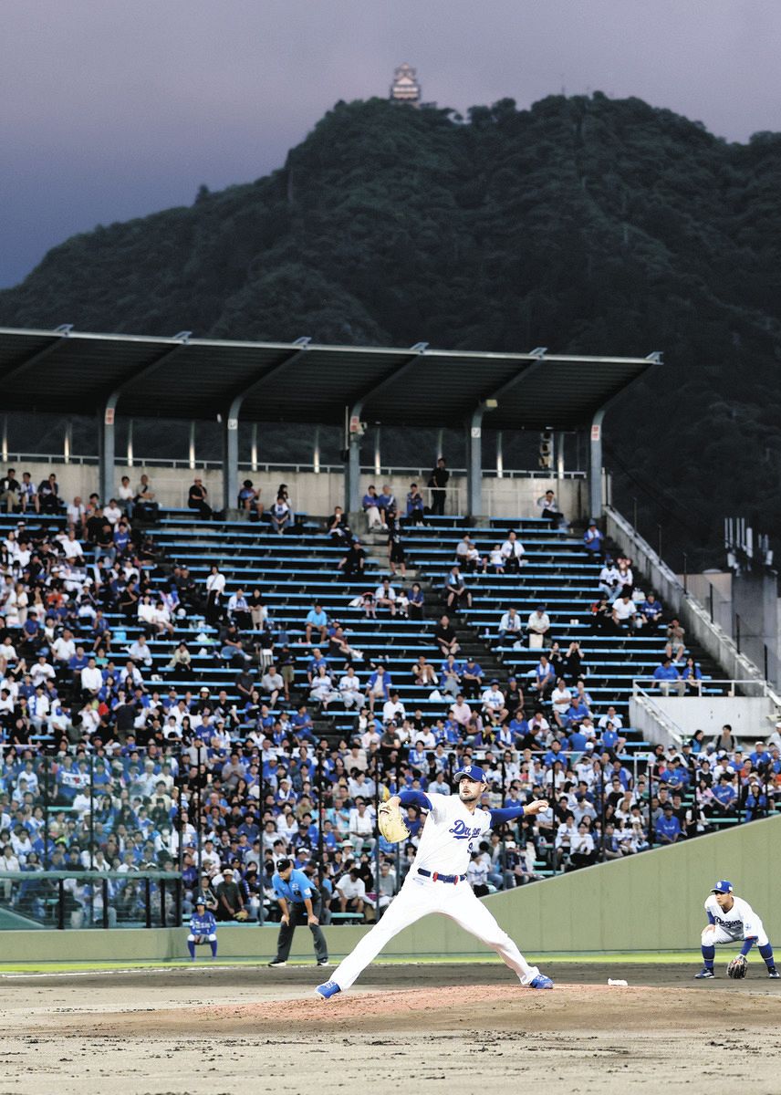 中日・マラー、今年も魅せた“金華山”投法！「夕日がいい感じに沈んで