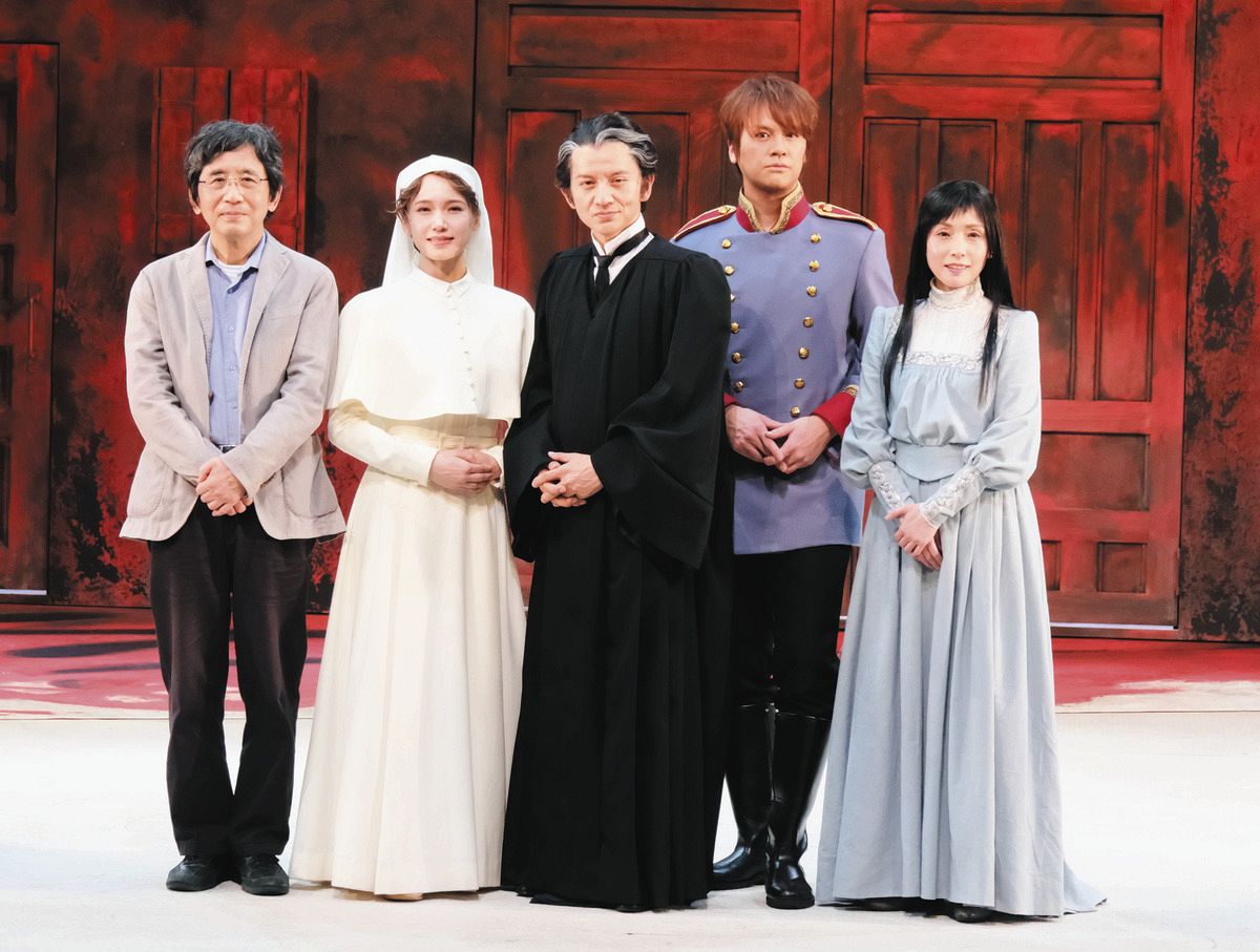 岡本健一「全体像が全く見えていない」と笑顔 交互上演『尺には尺を』『終わりよければすべてよし』：中日スポーツ・東京中日スポーツ