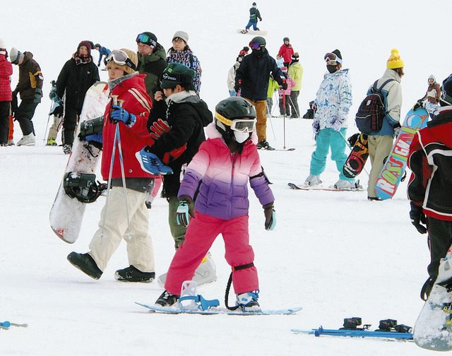 新年のリフトはフル稼働 郡上のスキー場にぎわう：中日新聞Web