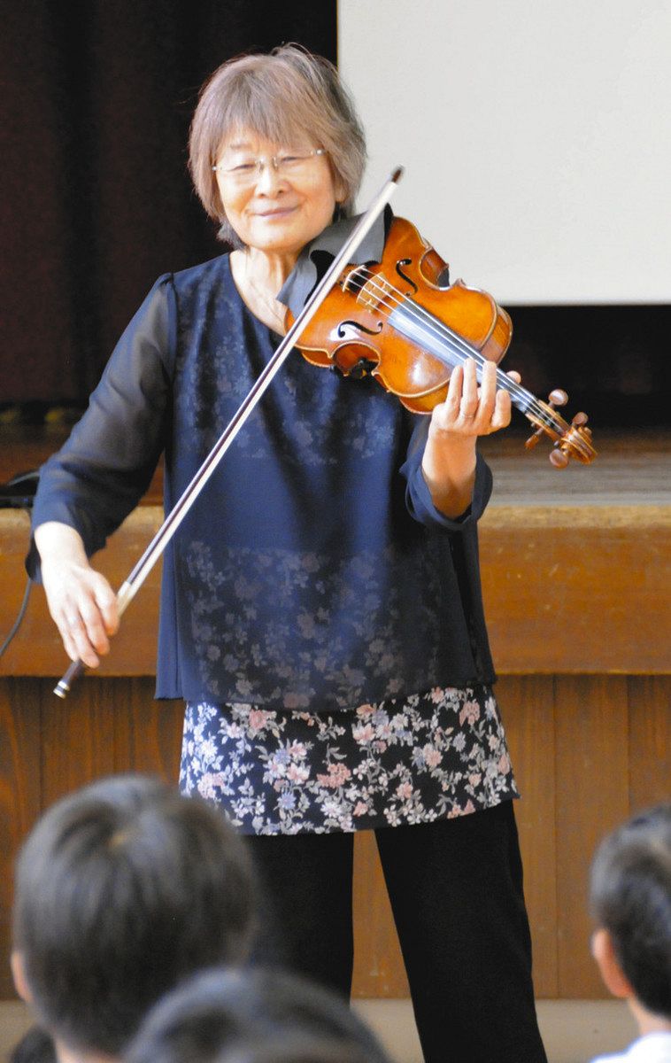 バイオリンの音色を児童堪能 小浜・口名田小で佐藤さん演奏：中日新聞Web