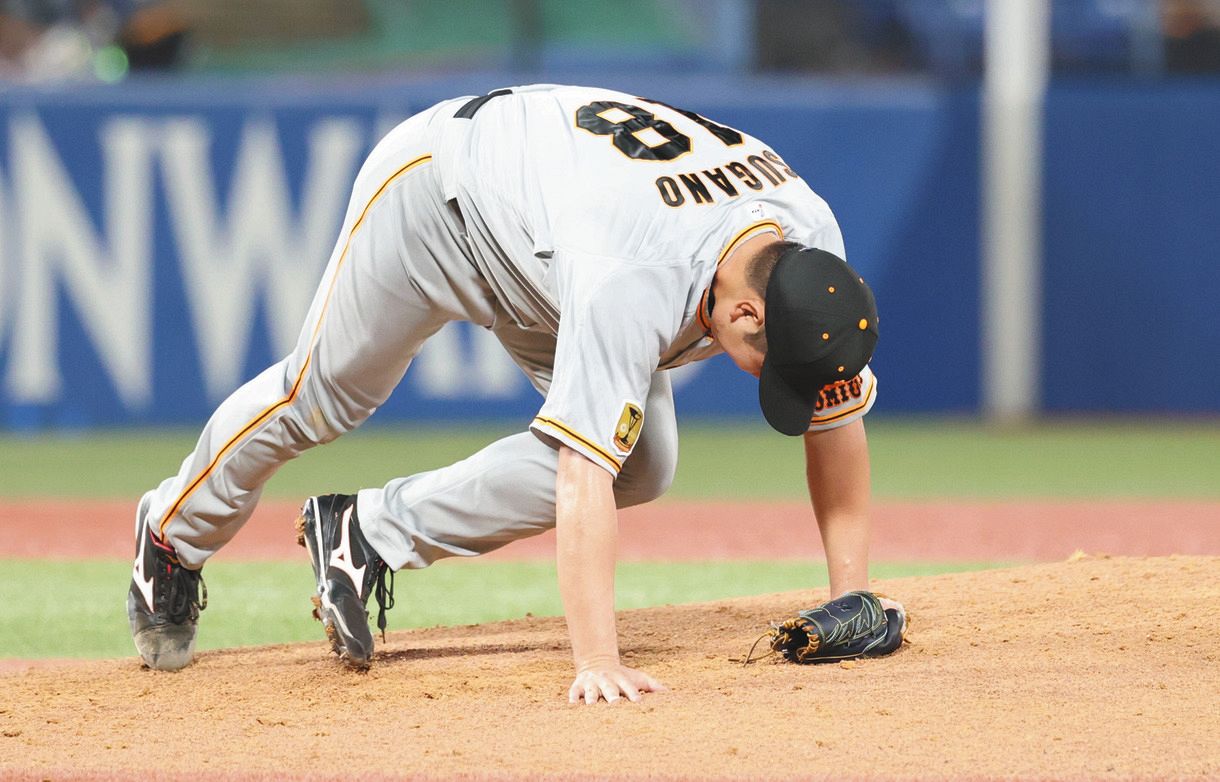 巨人 投球練習中に緊急降板 先発 菅野が6回86球無安打投球も できればもう1イニング 中日スポーツ 東京中日スポーツ