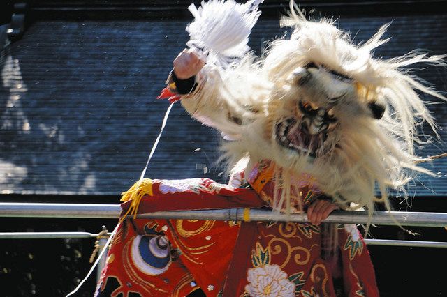 しが旅のススメ＞多賀大社の節分祭（多賀町） 還暦の奉仕者が豆まき