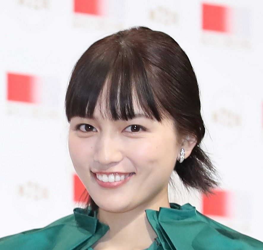 川口春奈、パーカーコーデで新緑を満喫 『みどりや自然があるところを