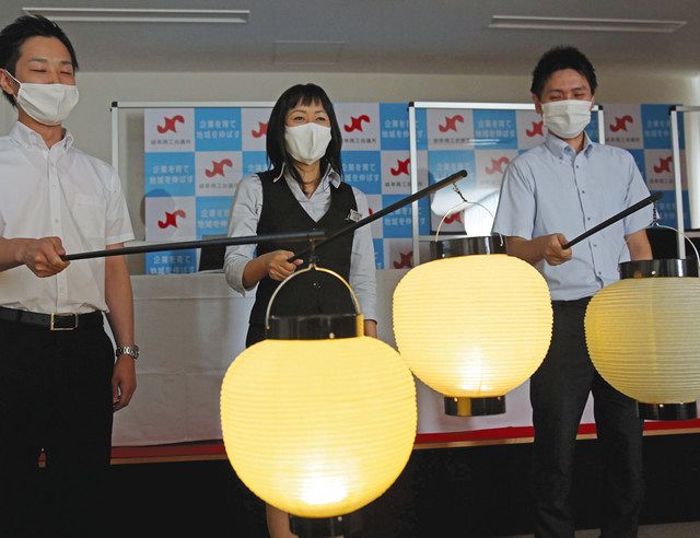 長良川鵜飼、岐阜提灯で彩る 4日に岸から眺める催し試行：中日