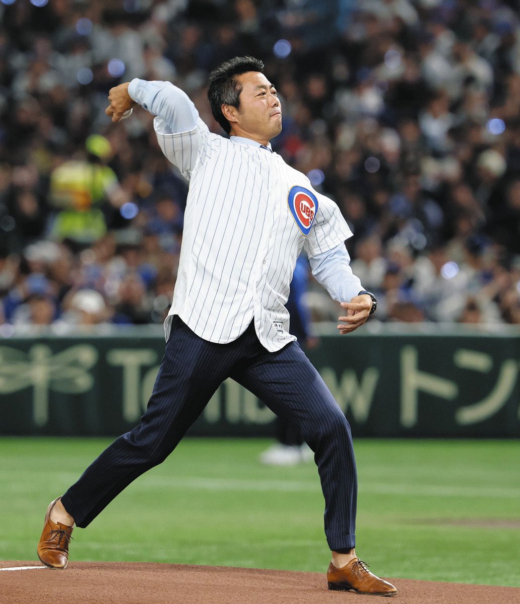 上原空 カブスOB・上原浩治さんが始球式 捕手・今永昇太へのノーバウンド投球に東京ドーム大歓声：中日スポーツ・東京中日スポーツ