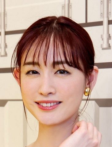 新井恵理那アナ、8年間出演の番組卒業 レジェンドと3ショット『一生の 