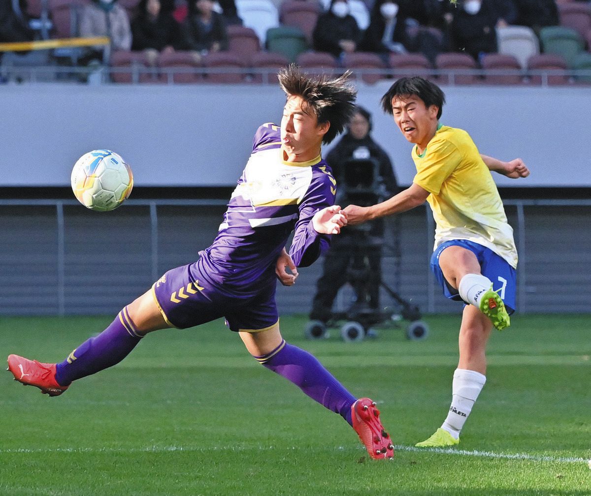 初優勝なるか 高校サッカー・近江VS青森山田の決勝戦が８日キックオフ：中日新聞Web