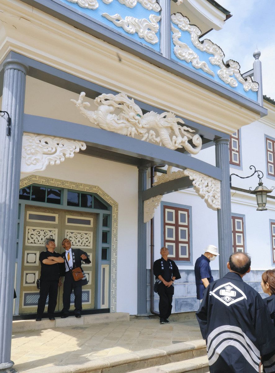 江戸時代の宮彫流派・立川流の特徴が旧開智学校にも 保存会メンバーが