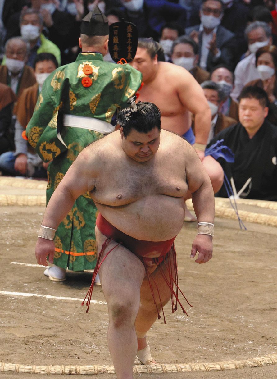 大相撲春場所】最後の2日間で悪夢の3連敗…驚異の粘りに屈し高安またも