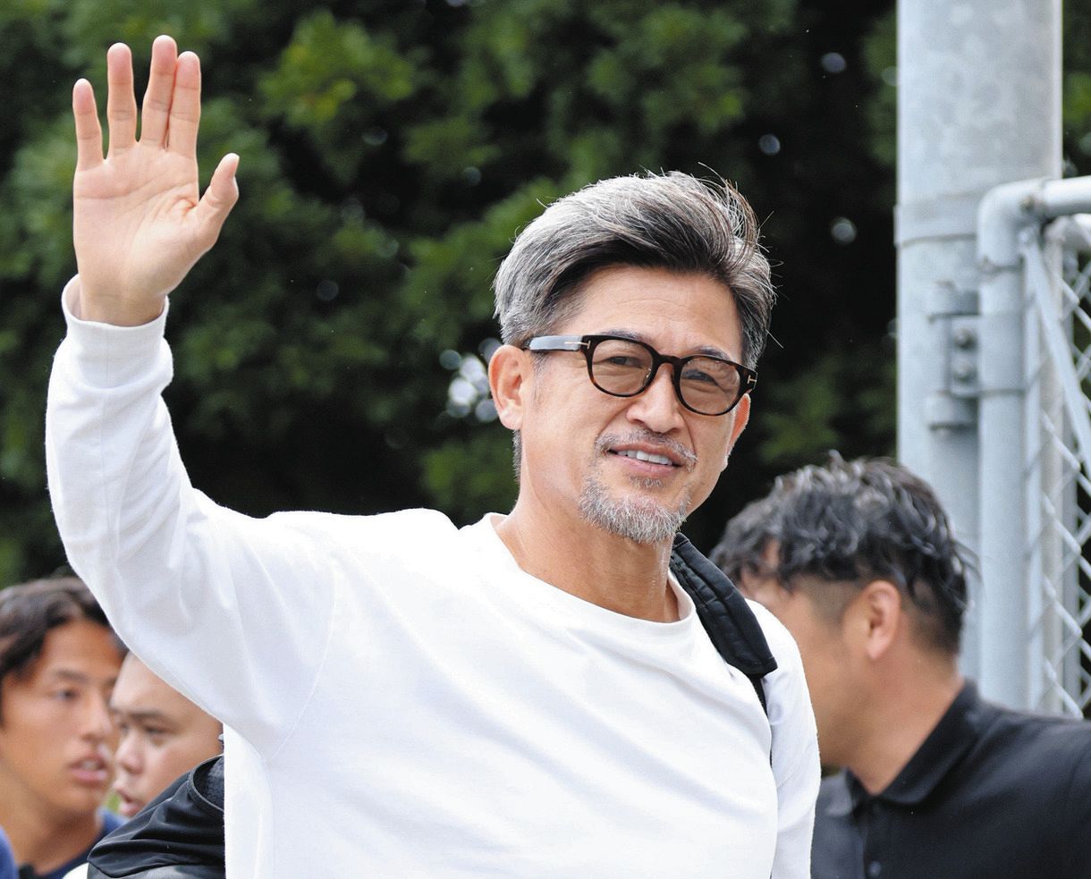 カズこと三浦知良がベンチ入り、出場すれば自身のJFL最年長出場