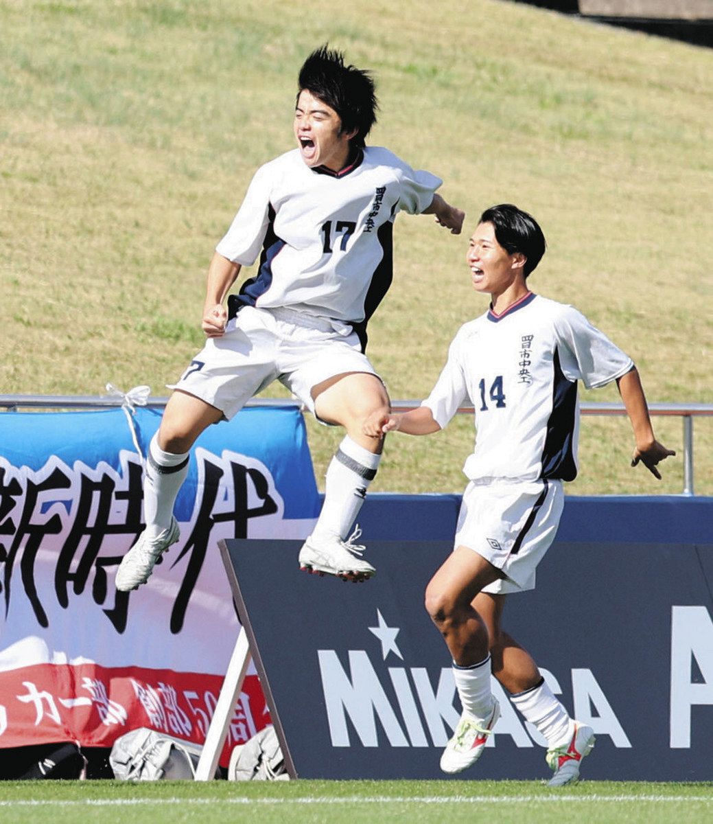 四日市中央工、4年ぶり全国へ 高校サッカー決勝、宇治山田商に4－0：中日新聞Web