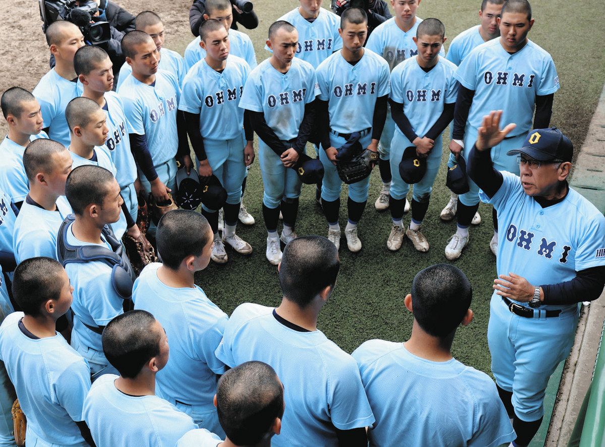 近江高校野球部・多賀章仁監督が勇退試合 「近江の野球を受け継いで