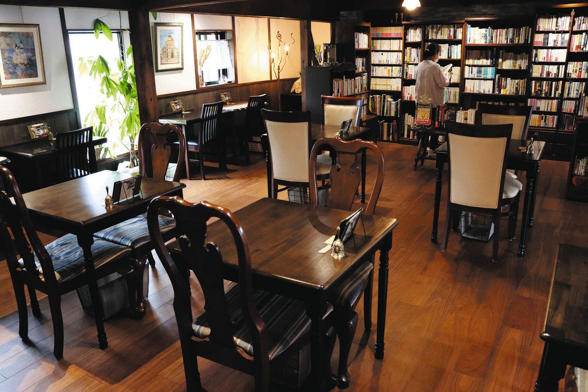 書を読もう 本屋さんへ行こう＞扉の先は西洋の異空間 （17）愛知県高浜