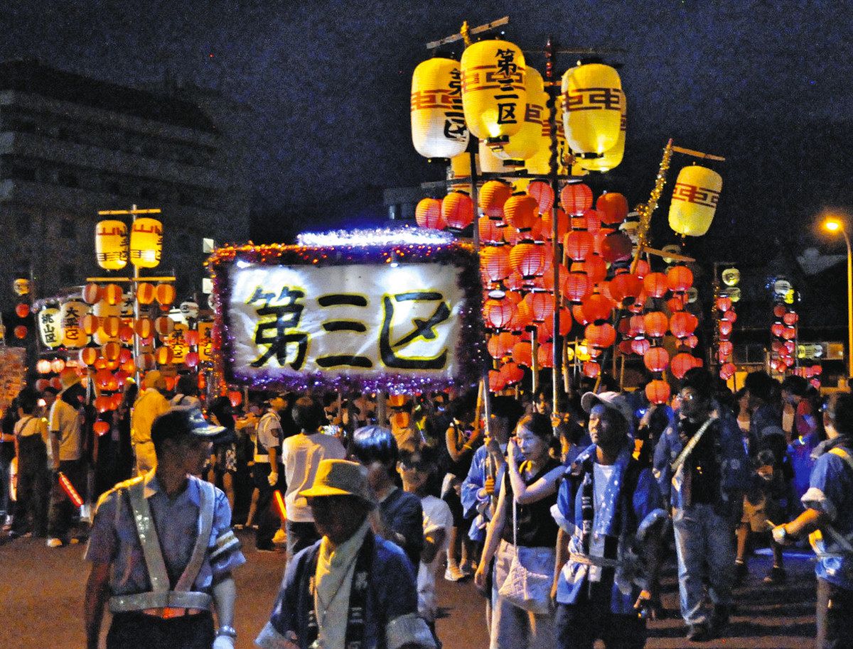 まちなかに繰り出すギオンバ＝中津川市のふるさとにぎわい広場で
