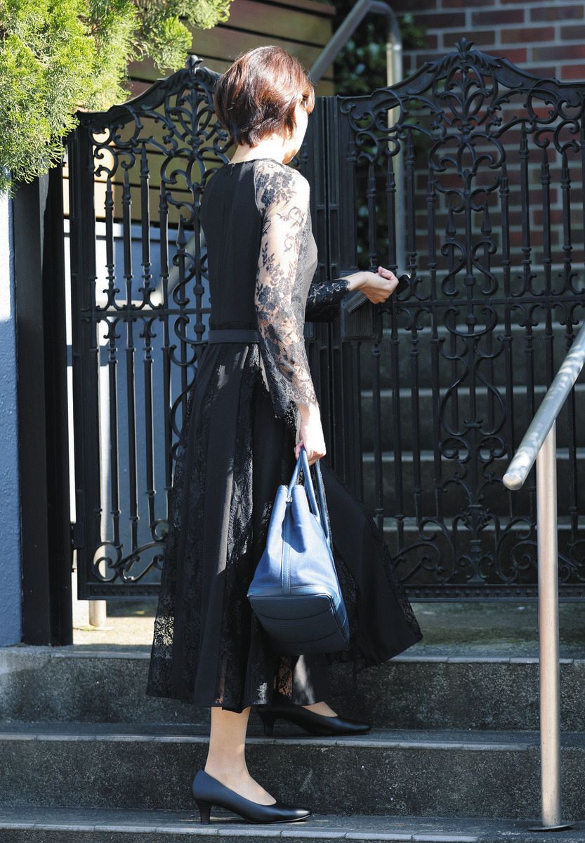 長嶋茂雄さんの自宅を弔問に訪れた青山祐子さん