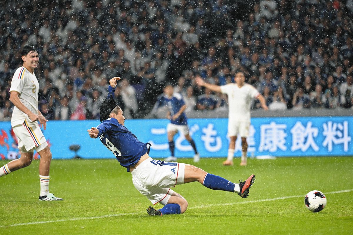 サッカー日本代表】FW上田綺世が後半から投入、わずか4分でゴール
