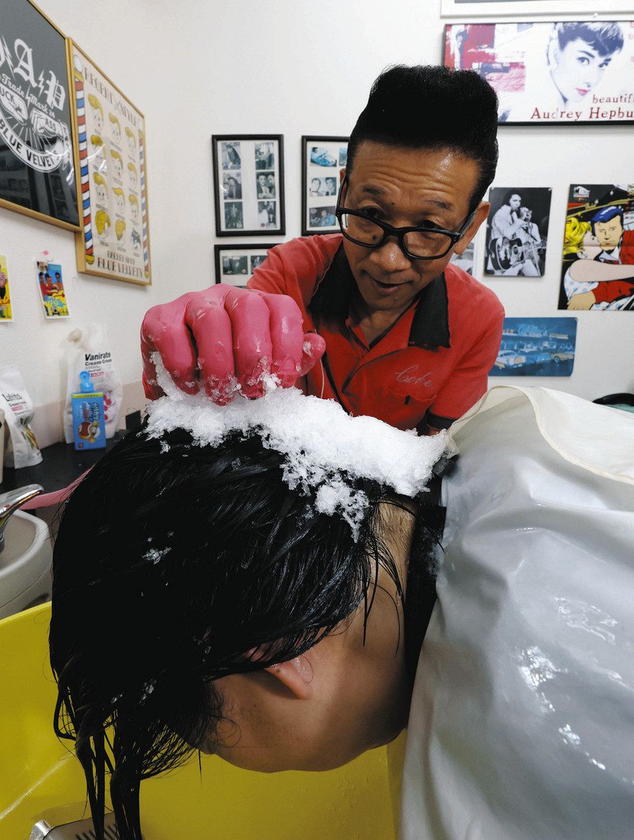 41・1度記録の浜松市天竜区の老舗理容店が「かき氷シャンプー」 脳天に