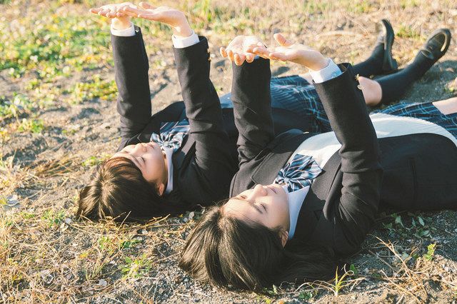 女子高生描いた映画 麻希のいる世界 主演と監督 名古屋で舞台あいさつ 中日新聞web