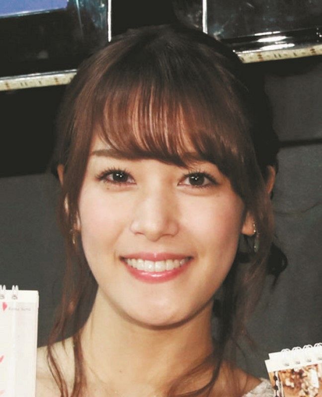 お洒落さんね 白いアイラインの鷲見玲奈に歓喜の声 アップでも引きで見てもカワイイ 中日スポーツ 東京中日スポーツ