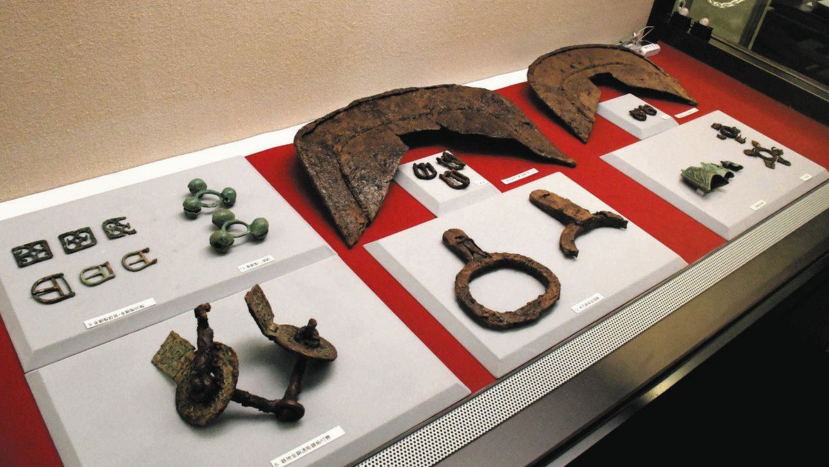 古代鉄製兜　古代中国　西晋時代〜元時代　考古発掘品　古代武具　貴重　博物館クラス 古代鉄製兜 古代中国 西晋時代〜元時代 考古発掘品 古代武具 貴重