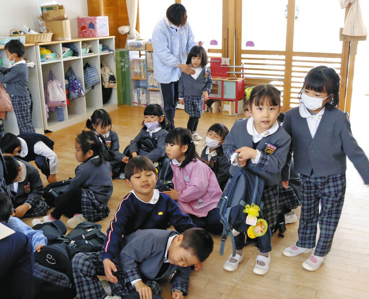 カカオまめ★広野幼稚園　制服　夏服以外 カカオまめ様専用☆広野幼稚園 制服 夏服以外 - メルカリ