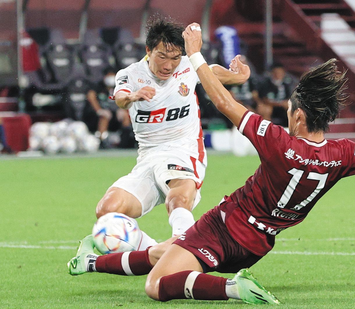 名古屋の鉄人 稲垣が100試合連続出場 名古屋グランパス 中日スポーツ 東京中日スポーツ 名古屋の鉄人 稲垣が100試合連続出場 名古屋グランパス 中日スポーツ 東京中日スポーツ