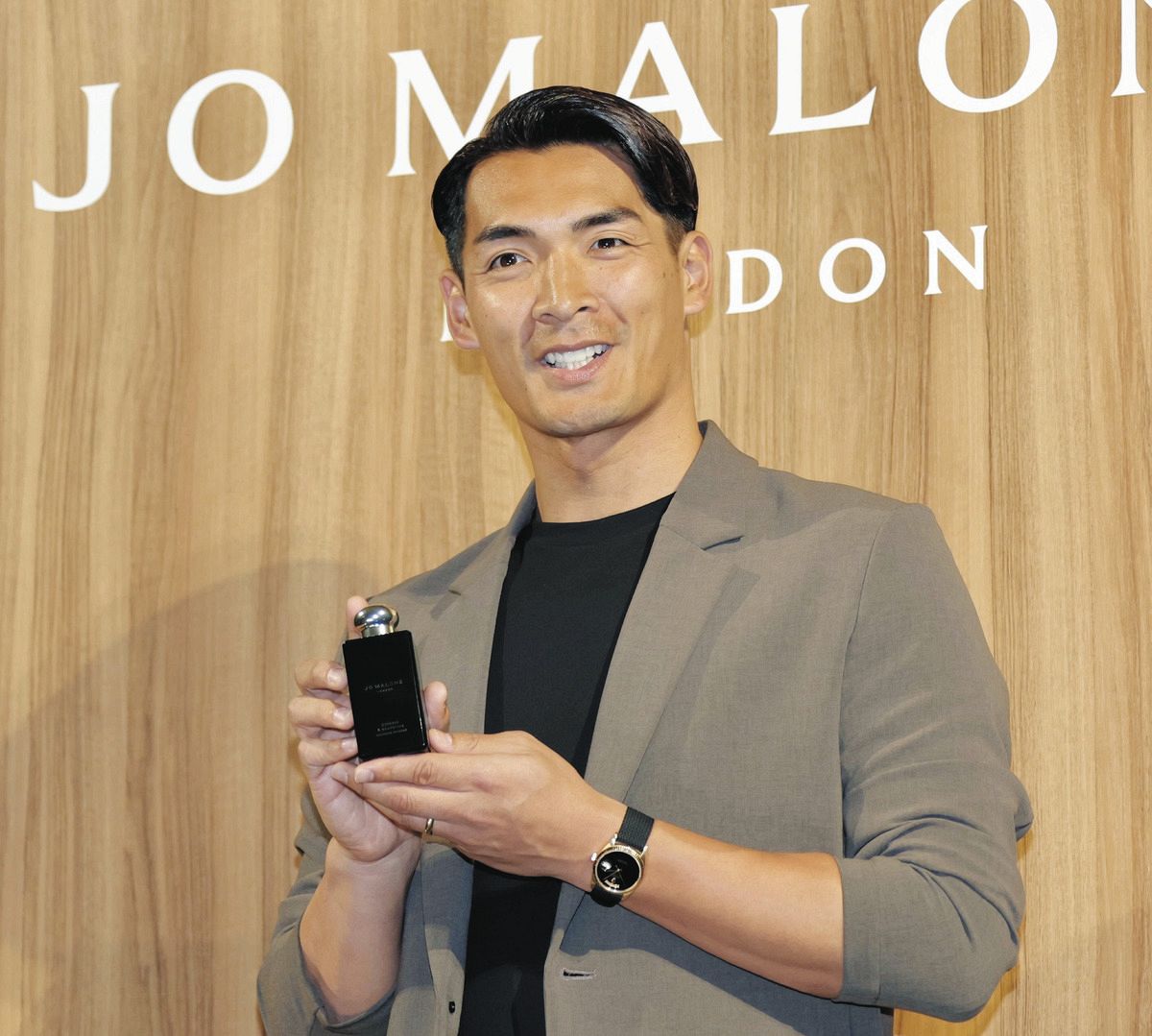 ◇ディーン・フジオカ、北山宏光、町田啓太…香りを楽しむ「洗練された