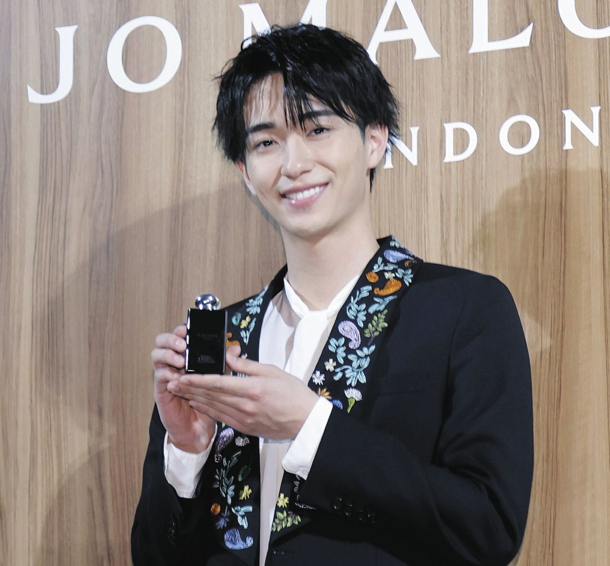 ◇ディーン・フジオカ、北山宏光、町田啓太…香りを楽しむ「洗練された