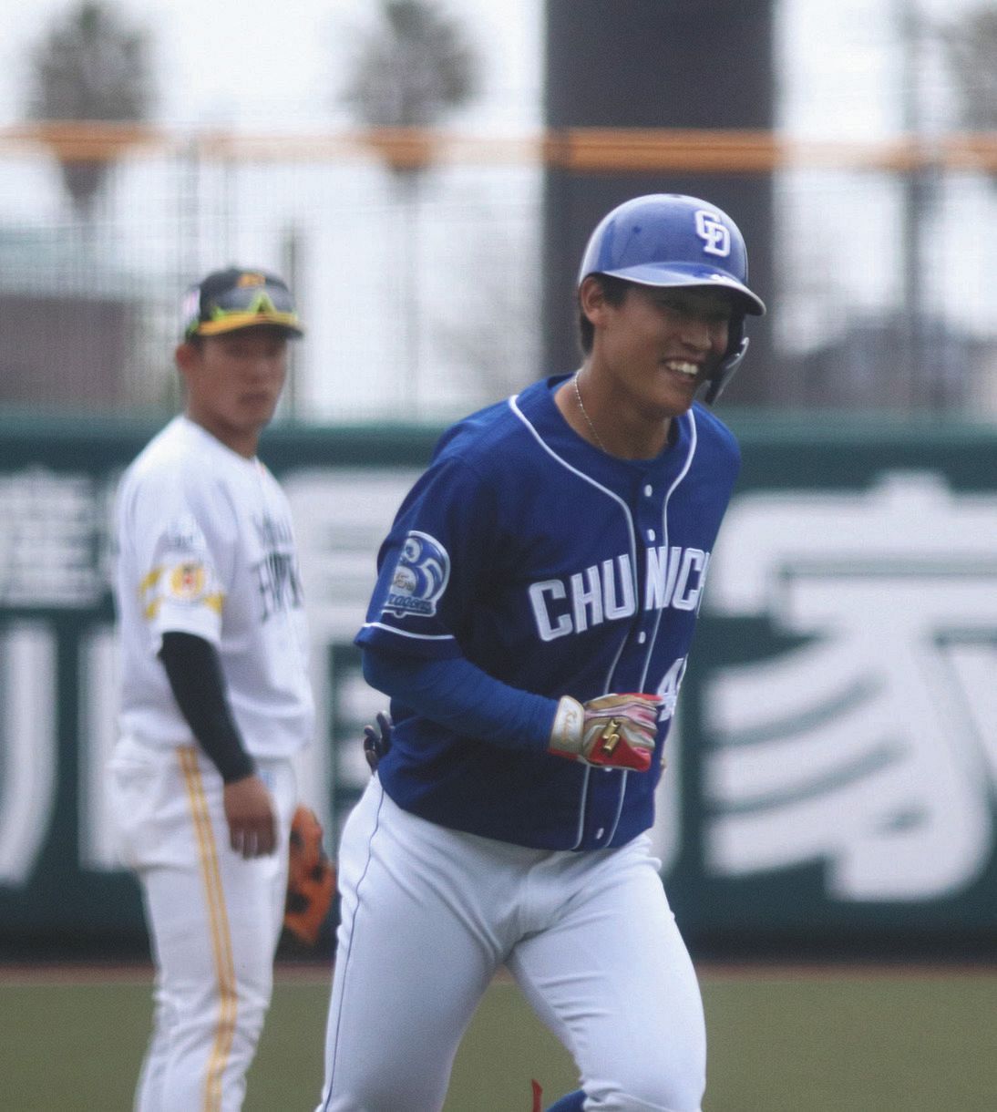 中日2軍 伊藤康祐が右翼ポール直撃弾 今季１号 自分でもびっくりです マルチ安打も放ち１軍アピール 中日スポーツ 東京中日スポーツ