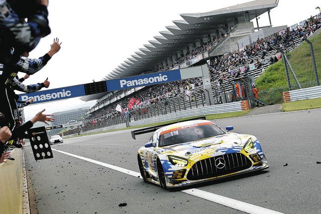 ルーキーレーシング最高峰STXで初の総合優勝、残り30分で劇的逆転