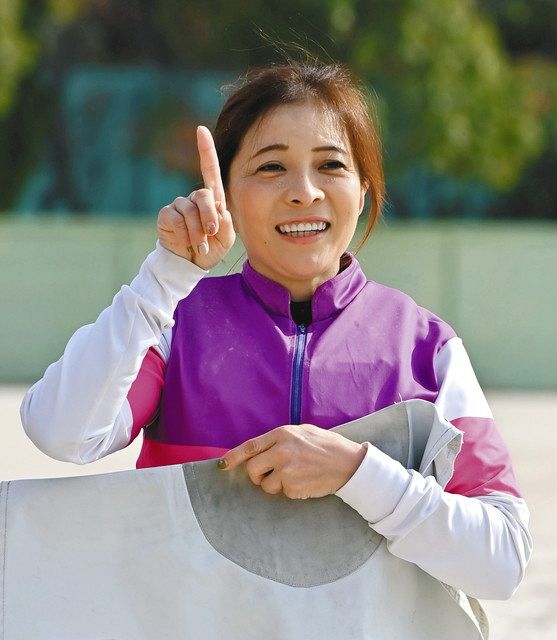 宮下騎手、国内女性初の1000勝達成 名古屋競馬：中日新聞Web