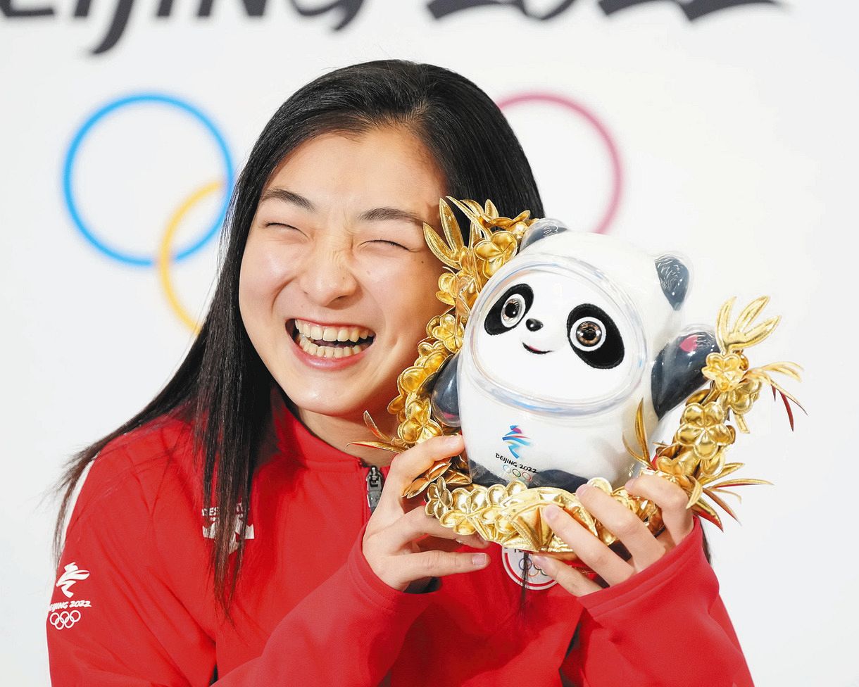 坂本花織の涙は 全く違う感情から来る涙だった とny紙 複雑さに満ちたrocと比べ論評 北京五輪フィギュア 中日スポーツ 東京中日スポーツ