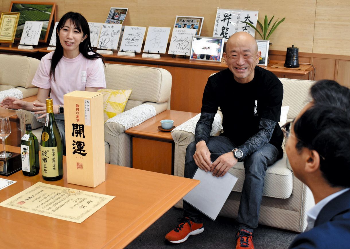 ワイングラスでおいしい日本酒アワードで最高金賞 土井酒造場が喜び