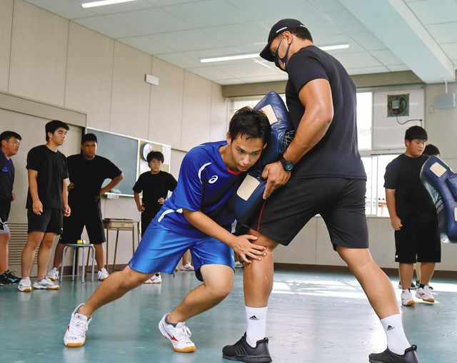 津工業高生にラグビーの基本をみっちり指導 ホンダヒート選手：中日新聞Web
