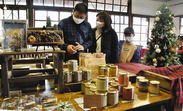 古き学びやにｘマスのぬくもり 高森の 下市田学校校舎 でマーケット 中日新聞web