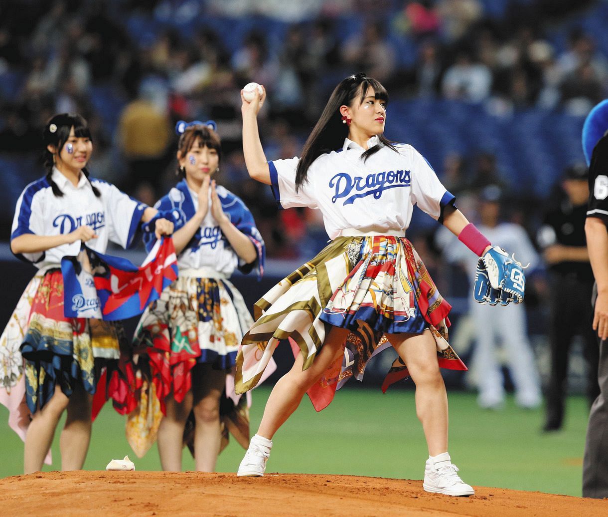 写真】豪快な投球フォーム！SKE48の竹内彩姫が始球式：中日スポーツ