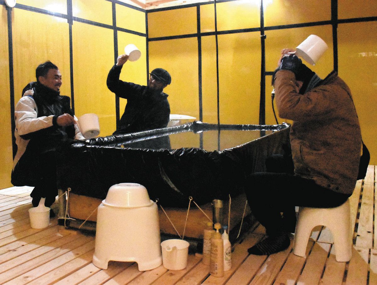 仮設風呂完成 心身癒やして 七尾・松本町で被災の篠原さんら：北陸中日