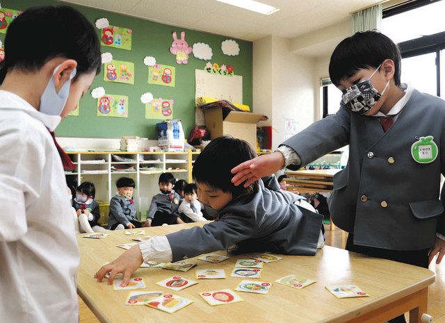 かるた取り 園児が歓声 金沢 メロン幼稚園 北陸中日新聞web