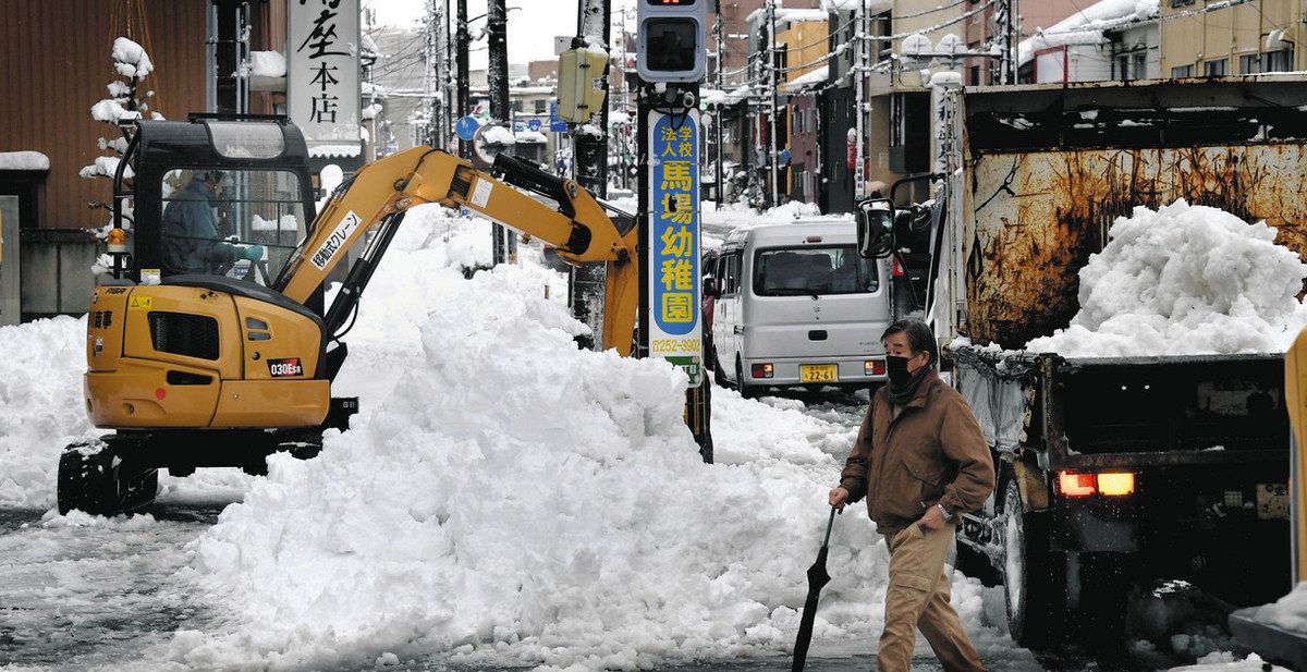 輪島の孤立、176世帯に拡大 県内大雪、2100戸で停電：北陸中日