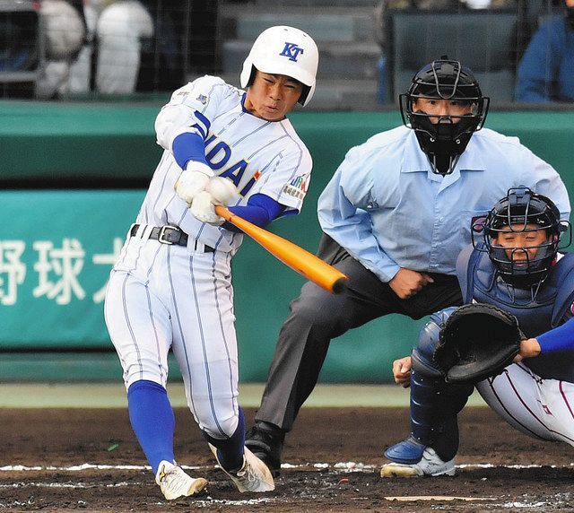 センバツ】健大高崎・小沢 右翼フェンス直撃の適時二塁打「甲子園