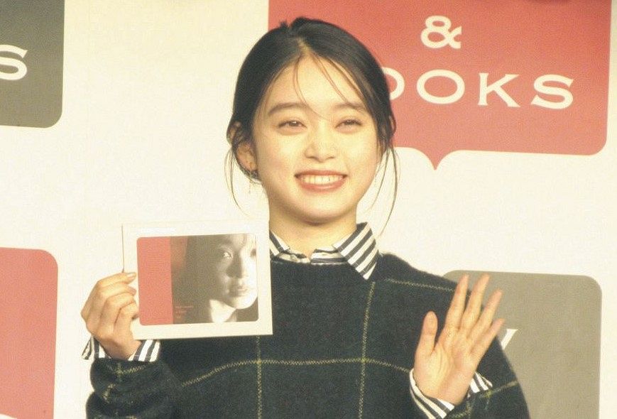 高石あかり アートカレンダー ito 高石あかりのアートカレンダー「Ito