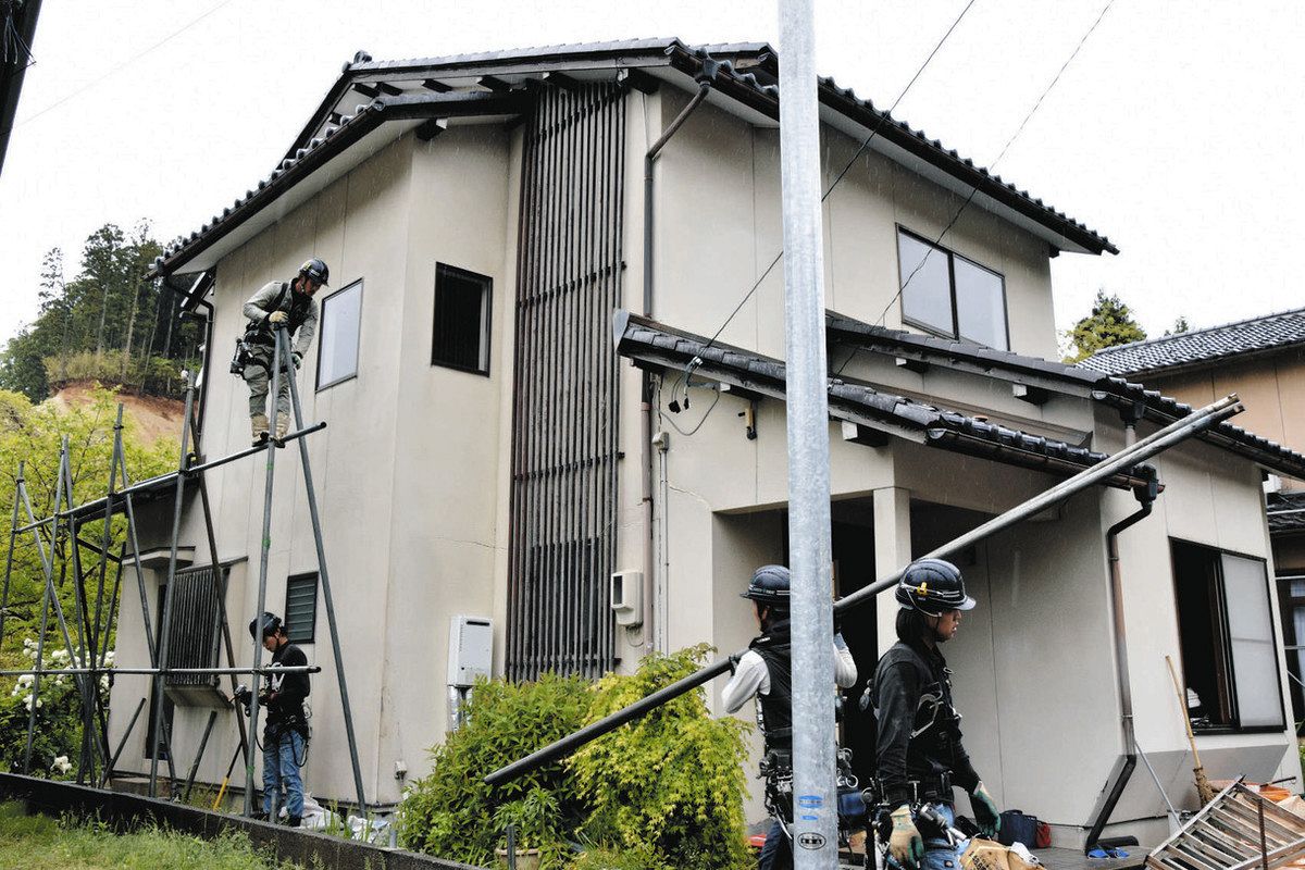 公費解体 七尾市が開始 申請1500棟 1カ月に160件ペース：北陸中日新聞Web