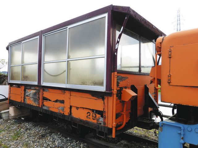 トロッコ電車 お色直し 宇奈月の水環境公園で展示：北陸中日新聞Web