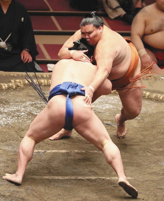 御嶽海 上手投げで３連勝 大相撲夏場所 中日新聞web