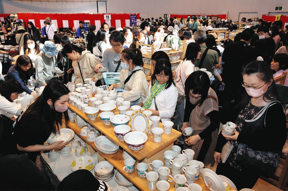 輪島塗販売 被災地の一助 九谷茶碗まつり開幕：北陸中日新聞Web