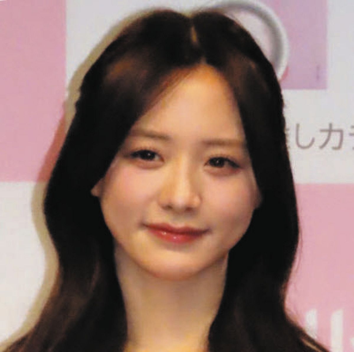 元テレ東アナ・森香澄、肩出しドレスで甘～い瞳 フォロワーは「超
