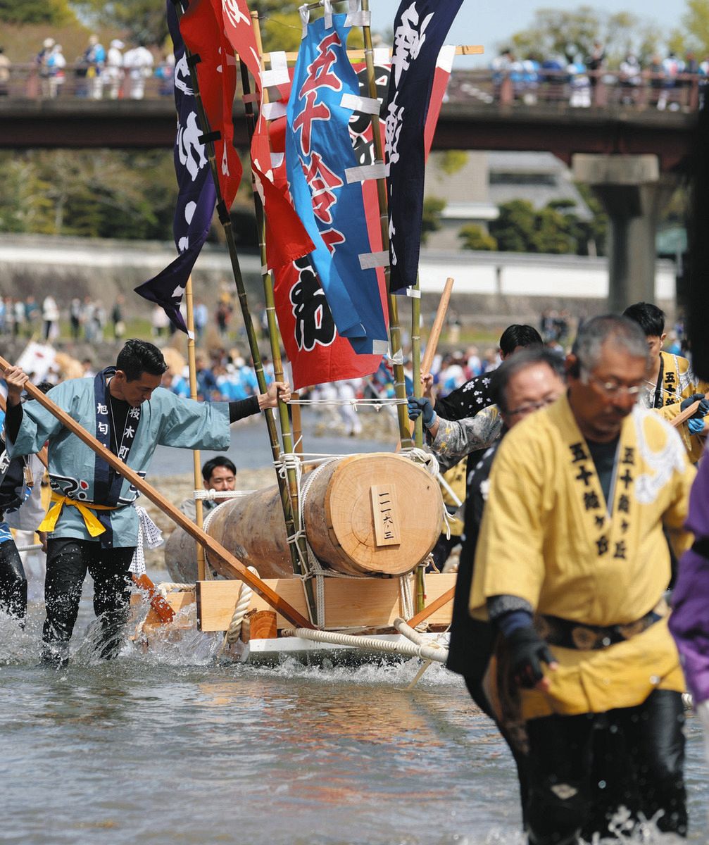 伊勢神宮、式年遷宮への民俗行事「お木曳」始まる 写真で見る「御木曳